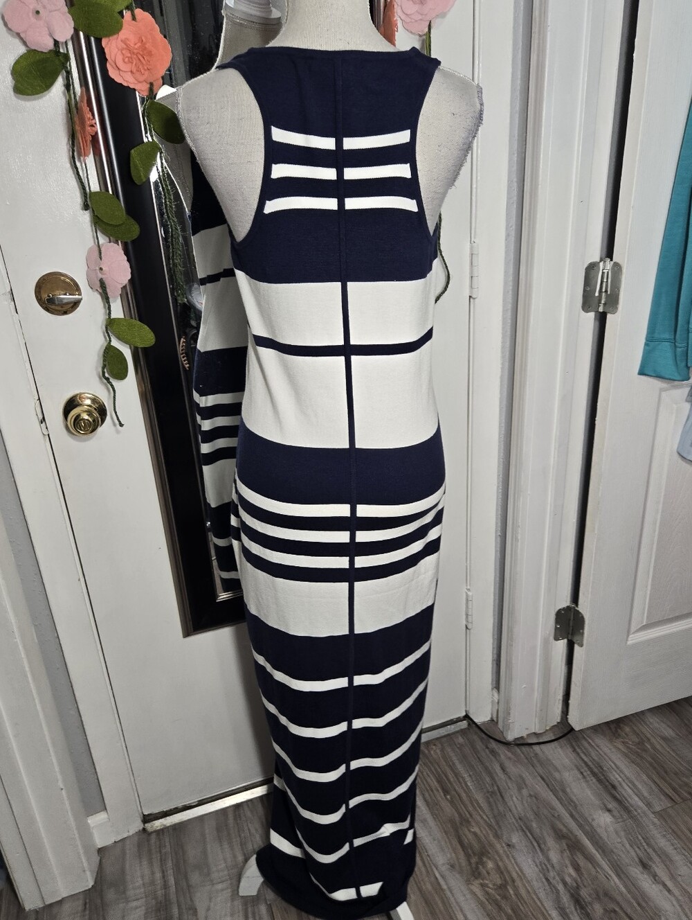 Tommy Bahama Navy And White Striped Knit Maxi Dress Sz M - Picture 5 of 11